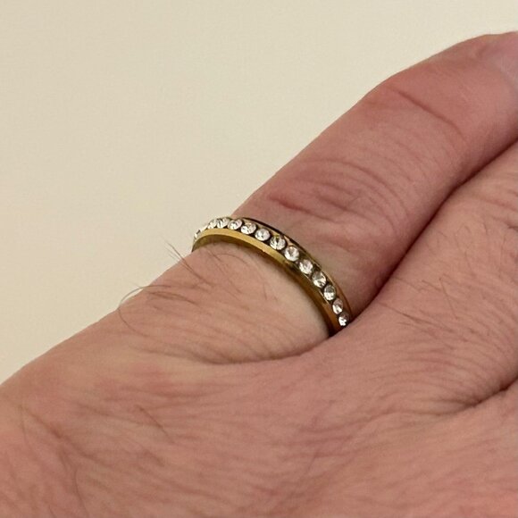 Gold Tone Ring with clear rhinestones, Size 6 Unisex - Picture 3 of 3